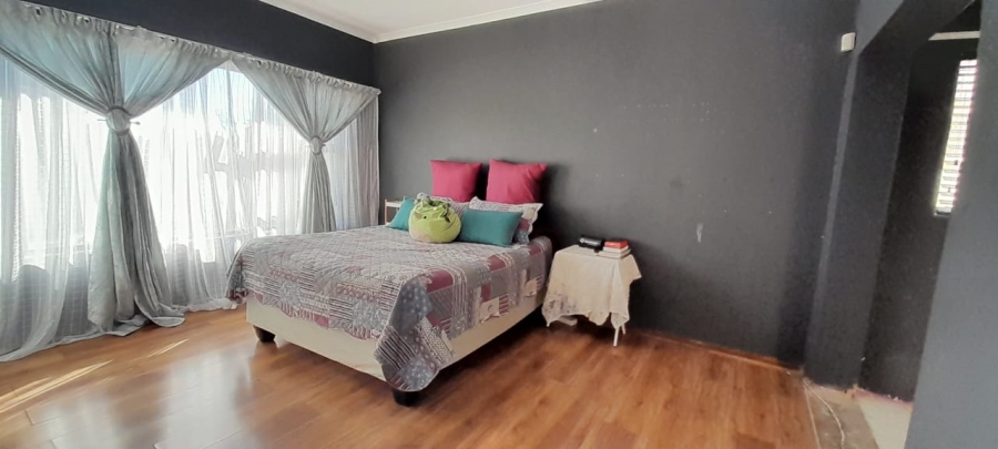 5 Bedroom Property for Sale in La Hoff North West